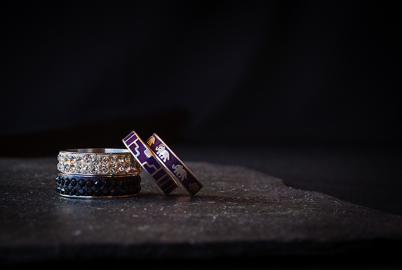 5 anelli che non possono mancare nel tuo portagioie