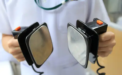 Come usare un defibrillatore?